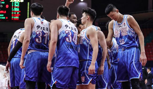 NG体育-北京首钢主场力克广东宏远，登顶CBA积分榜，豪取四连胜！