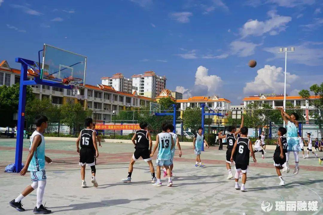 NG体育-体育赛场上风起云涌，选手实力出众