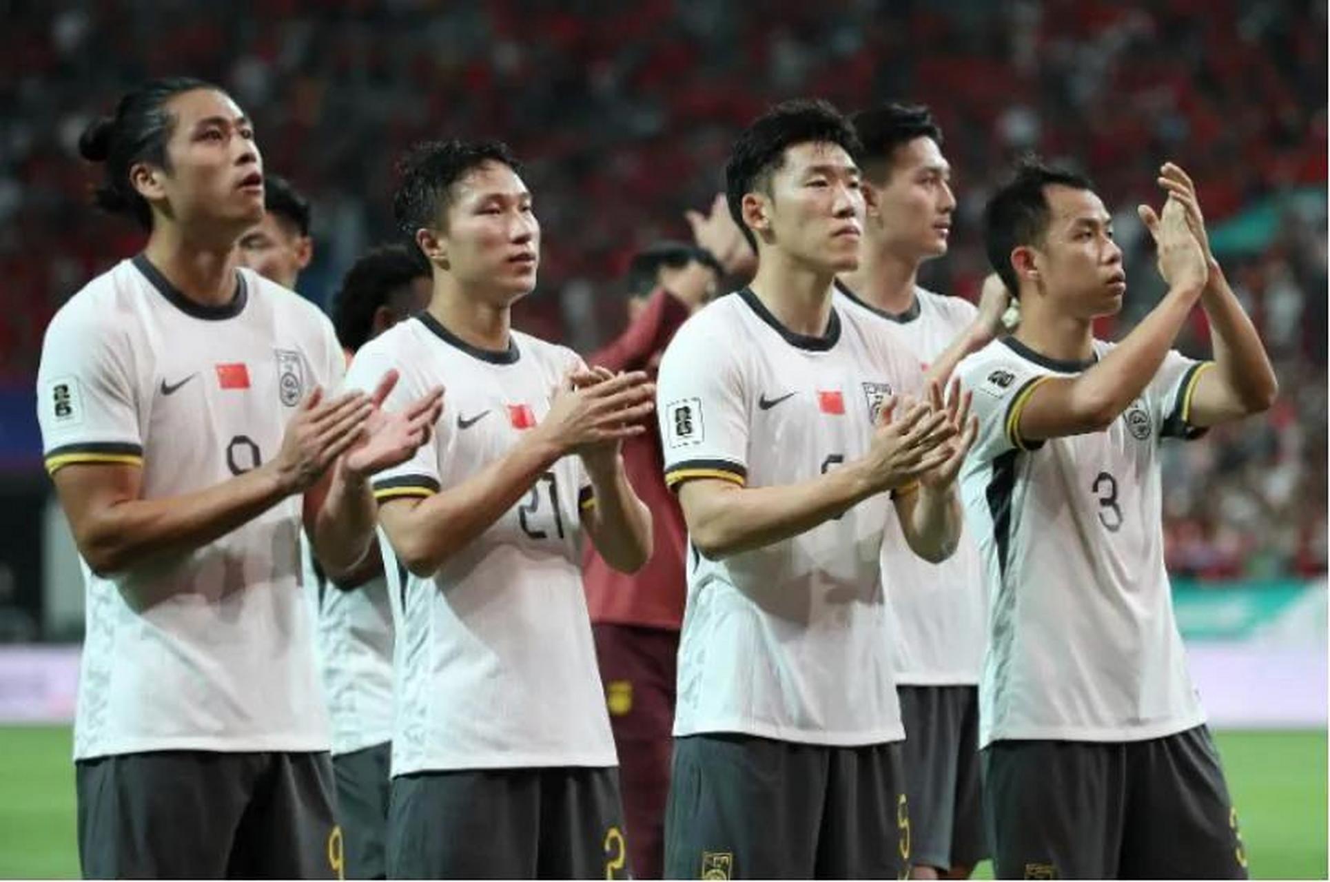 NG体育-国内足球职业赛事：一场激情碰撞引人注目