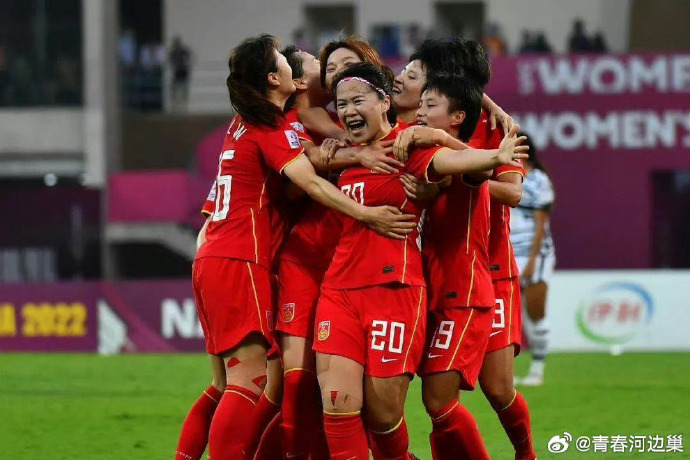 NG体育-雄心再起：女足队员为国荣誉全力以赴