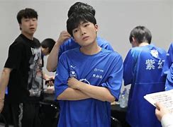 NG体育-拉科鲁尼亚稳居榜首，新晋冠军热门崭露头角