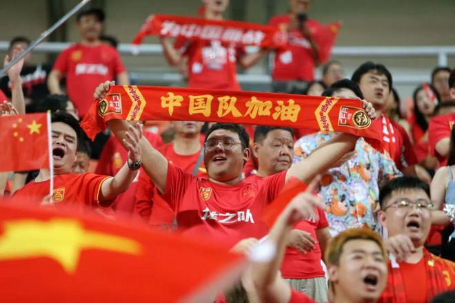 NG体育-尼克斯队球迷呼吁重建球队，寄望未来