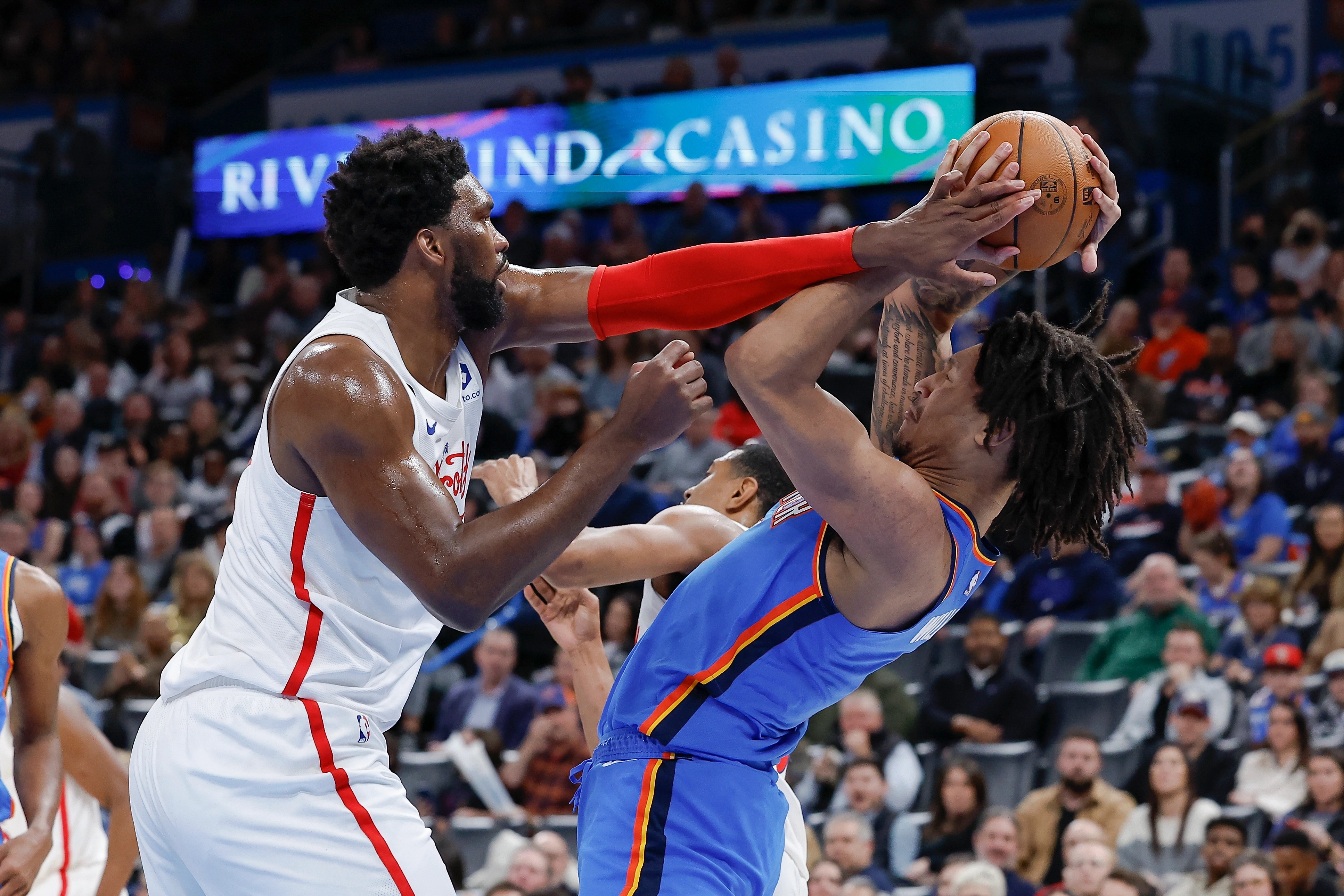 NG体育-NBA季后赛激烈开战，猛龙力擒公牛